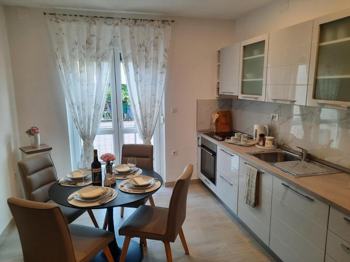 Apartman Laura M Vodice Dış mekan fotoğraf
