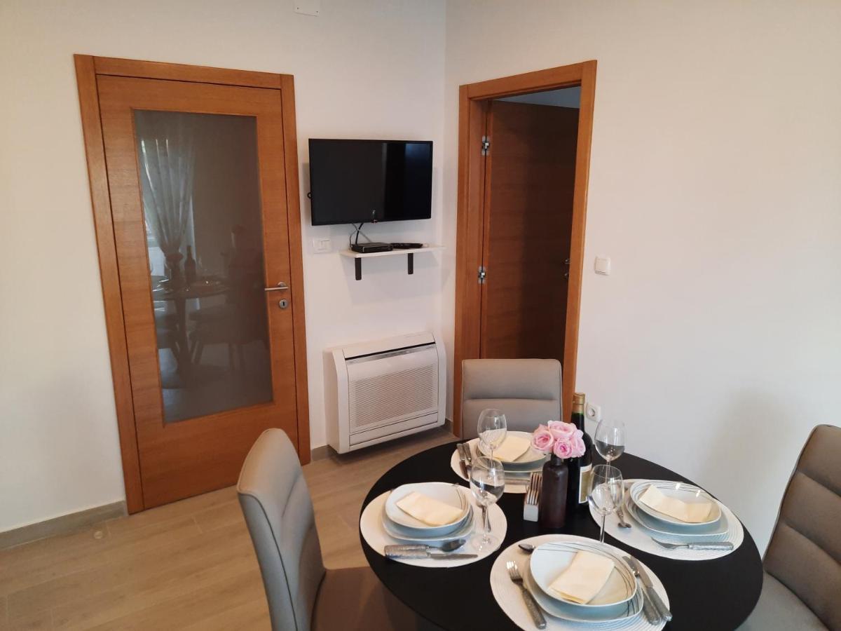 Apartman Laura M Vodice Dış mekan fotoğraf