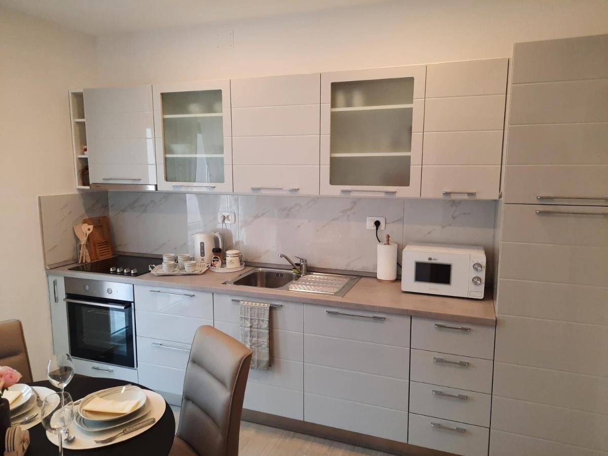 Apartman Laura M Vodice Dış mekan fotoğraf